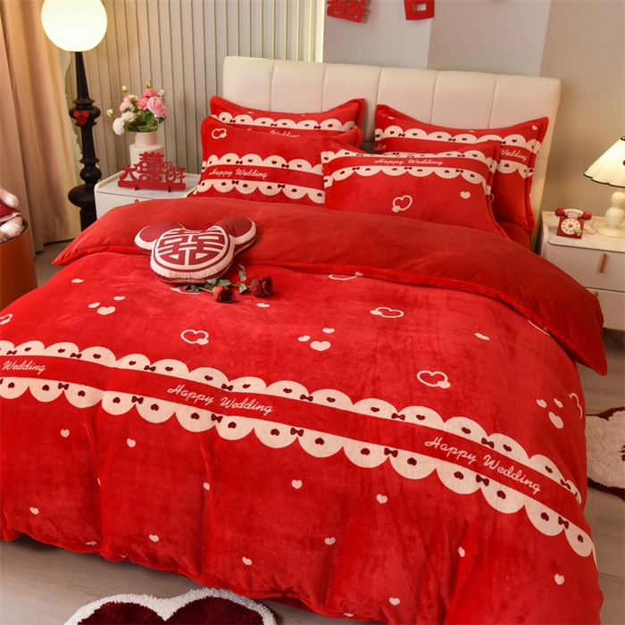 91家纺网 家纺一手货源 找家纺 曲之慕 2025新款高克重牛奶绒简约婚庆四件套 喜嫁