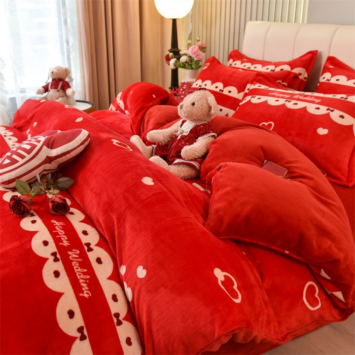 91家纺网 家纺一手货源 找家纺 曲之慕 2025新款高克重牛奶绒简约婚庆四件套 喜嫁