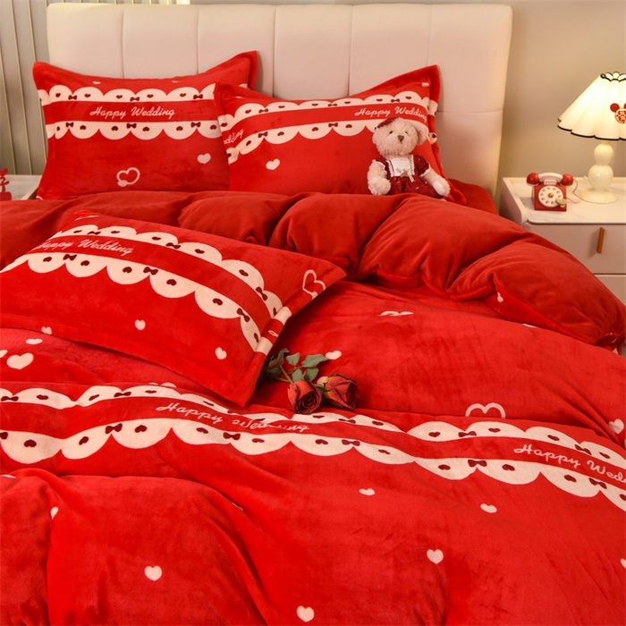 91家纺网 家纺一手货源 找家纺 曲之慕 2025新款高克重牛奶绒简约婚庆四件套 喜嫁