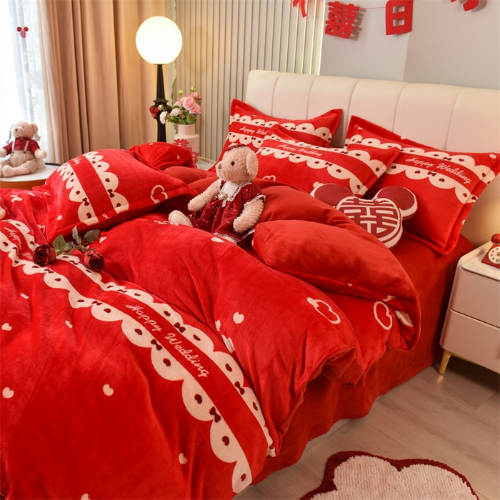 91家纺网 家纺一手货源 找家纺 曲之慕 2025新款高克重牛奶绒简约婚庆四件套 喜嫁