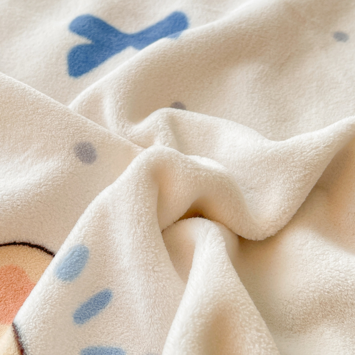 91家纺网 家纺一手货源 找家纺 LIFE.丽芙 2025秋冬新款A类牛奶绒加厚夹棉床褥垫+被套组合四件套 动感小熊