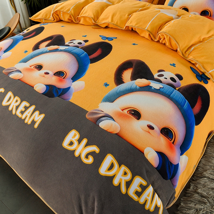 91家纺网 家纺一手货源 找家纺 牵依 2025新款牛奶绒小包边印花四件套 调皮狗