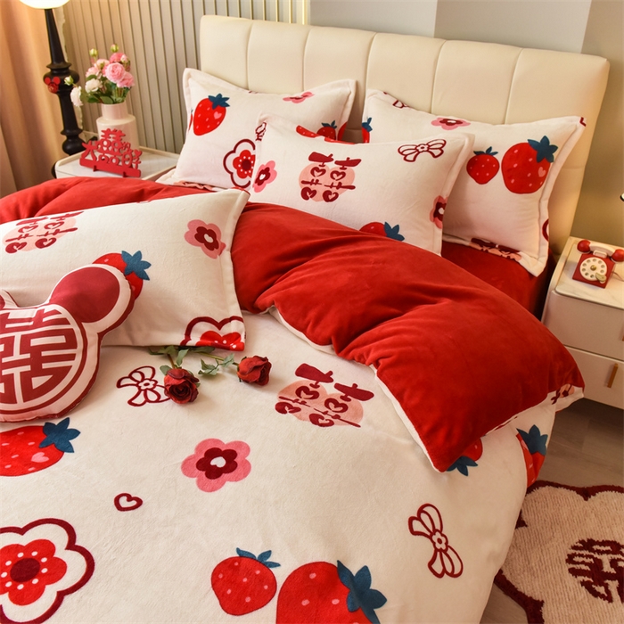 91家纺网 家纺一手货源 找家纺 曲之慕 2025新款高克重牛奶绒简约婚庆四件套 囍多多