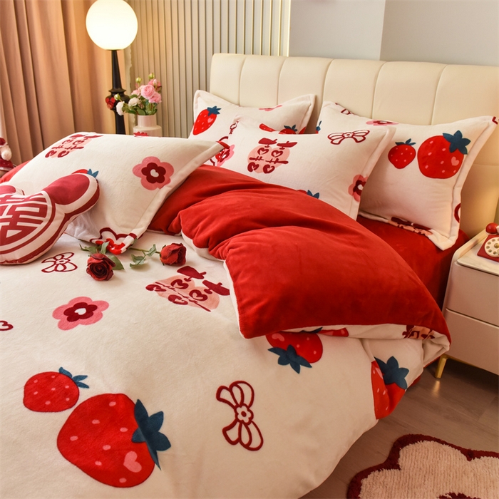 91家纺网 家纺一手货源 找家纺 曲之慕 2025新款高克重牛奶绒简约婚庆四件套 囍多多