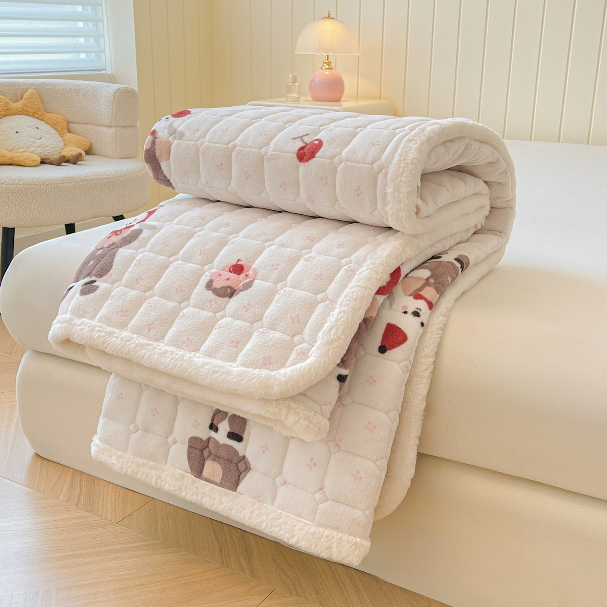 91家纺网 家纺一手货源 找家纺 LIFE.丽芙 2025秋冬新款A类牛奶绒加厚夹棉床褥垫+被套组合四件套 小伙伴