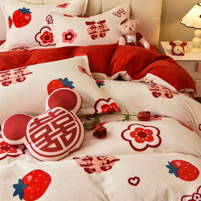 91家纺网 家纺一手货源 找家纺 曲之慕 2025新款高克重牛奶绒简约婚庆四件套 囍多多