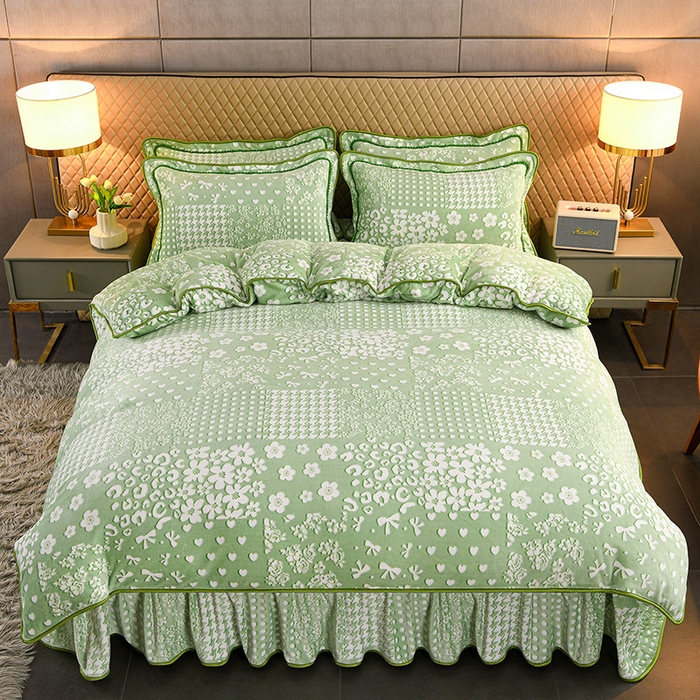 91家纺网 家纺一手货源 找家纺 牵依 2025新款牛奶绒小包边印花四件套 花蔓-绿