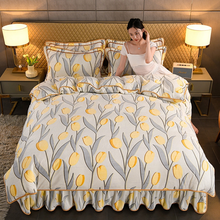 91家纺网 家纺一手货源 找家纺 牵依 2025新款牛奶绒小包边印花四件套 浪漫郁金香-米黄