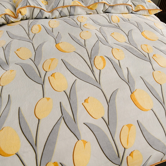 91家纺网 家纺一手货源 找家纺 牵依 2025新款牛奶绒小包边印花四件套 浪漫郁金香-米黄