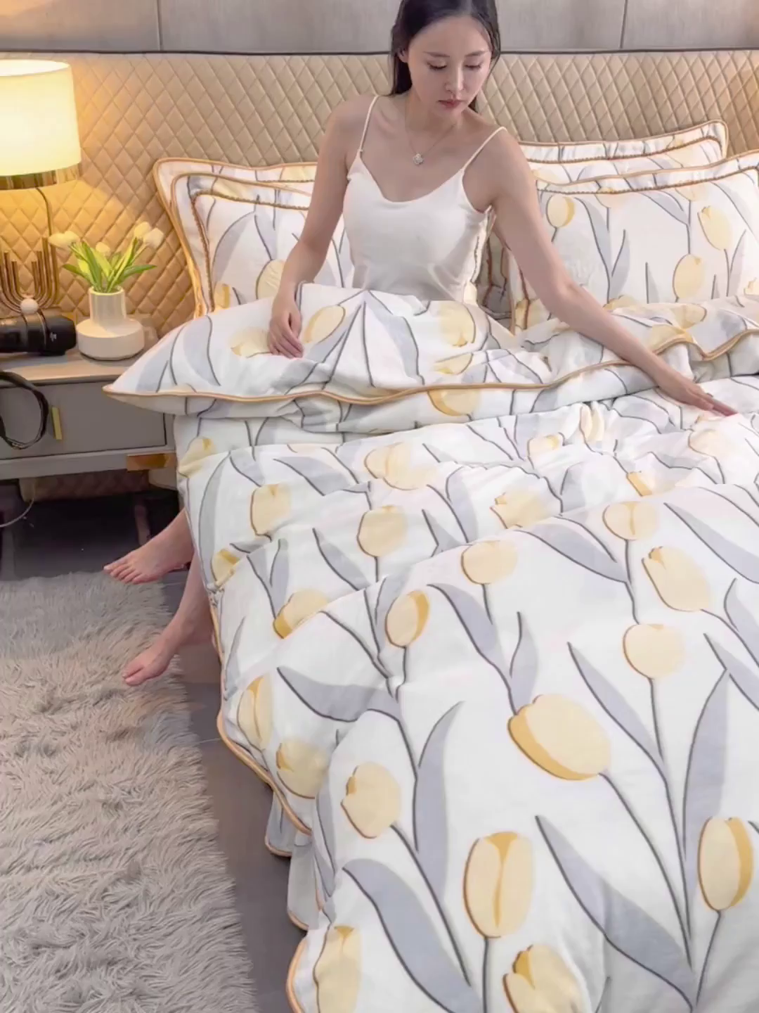 91家纺网 家纺一手货源 找家纺 牵依 2025新款牛奶绒小包边印花四件套 浪漫郁金香-米黄