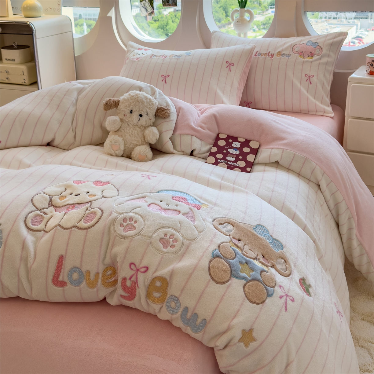 91家纺网 家纺一手货源 找家纺 （总）曲之慕 2025新款卡通消光牛奶绒贴布四件套