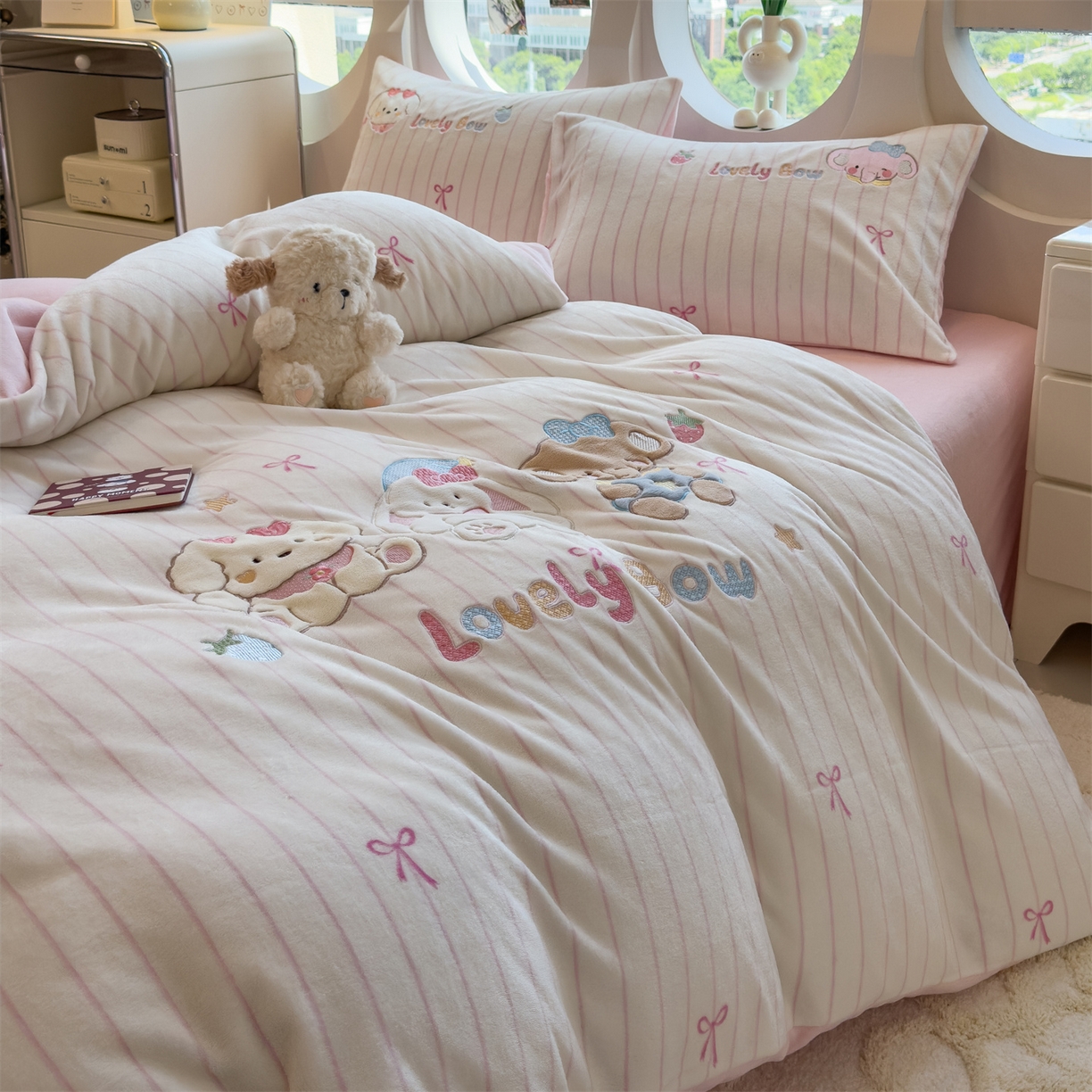 91家纺网 家纺一手货源 找家纺 （总）曲之慕 2025新款卡通消光牛奶绒贴布四件套