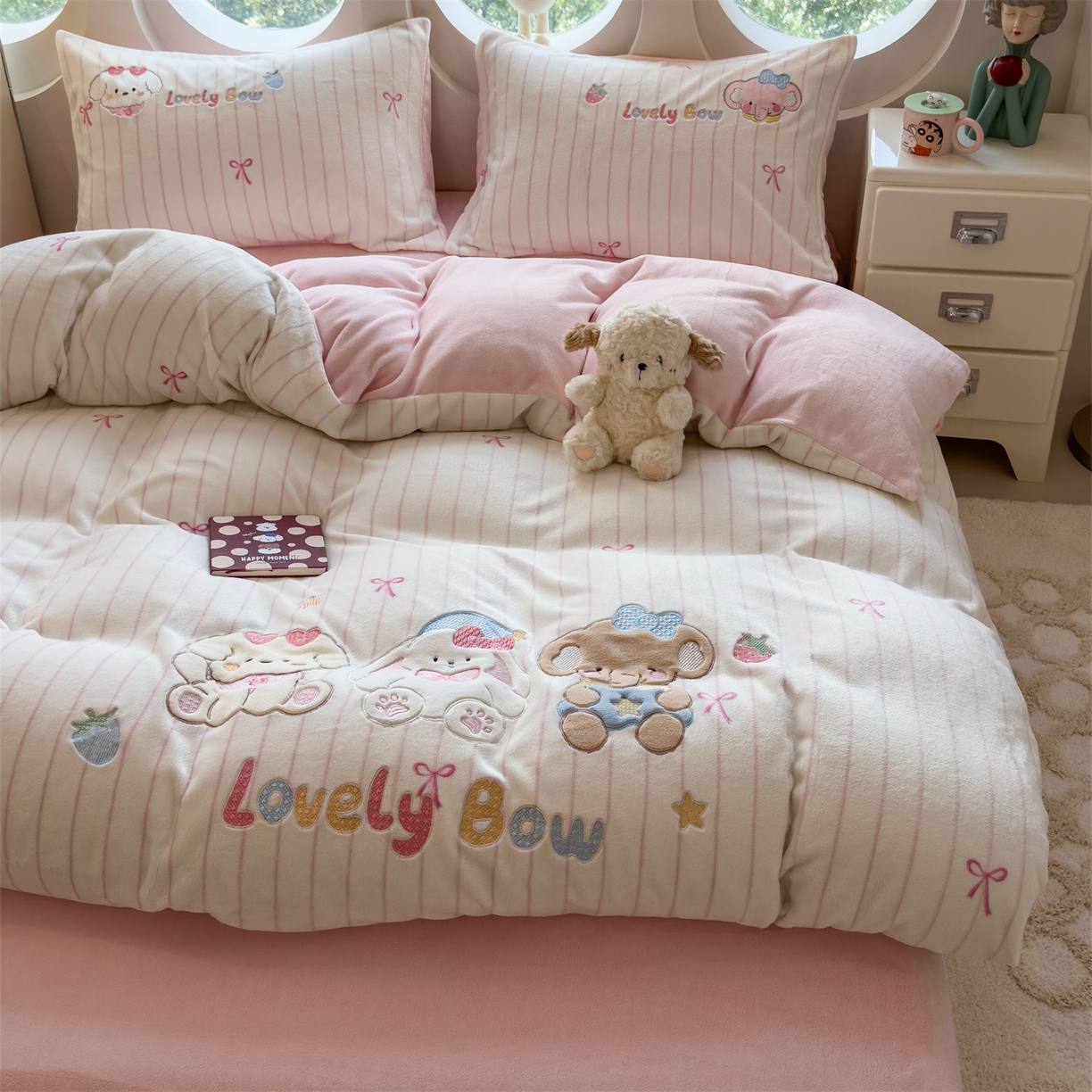 91家纺网 家纺一手货源 找家纺 （总）曲之慕 2025新款卡通消光牛奶绒贴布四件套