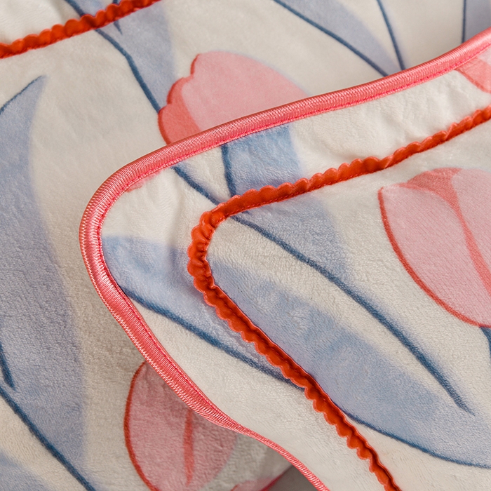 91家纺网 家纺一手货源 找家纺 牵依 2025新款牛奶绒小包边印花四件套 浪漫郁金香-浅粉