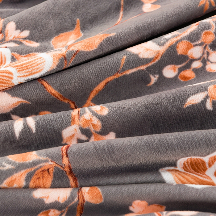 91家纺网 家纺一手货源 找家纺 牵依 2025新款牛奶绒小包边印花四件套 暖意绒绒