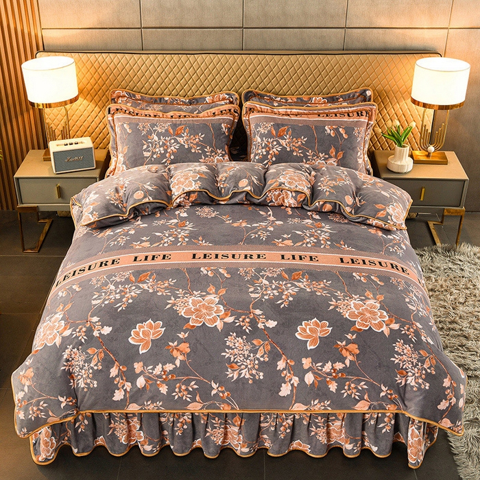 91家纺网 家纺一手货源 找家纺 牵依 2025新款牛奶绒小包边印花四件套 暖意绒绒