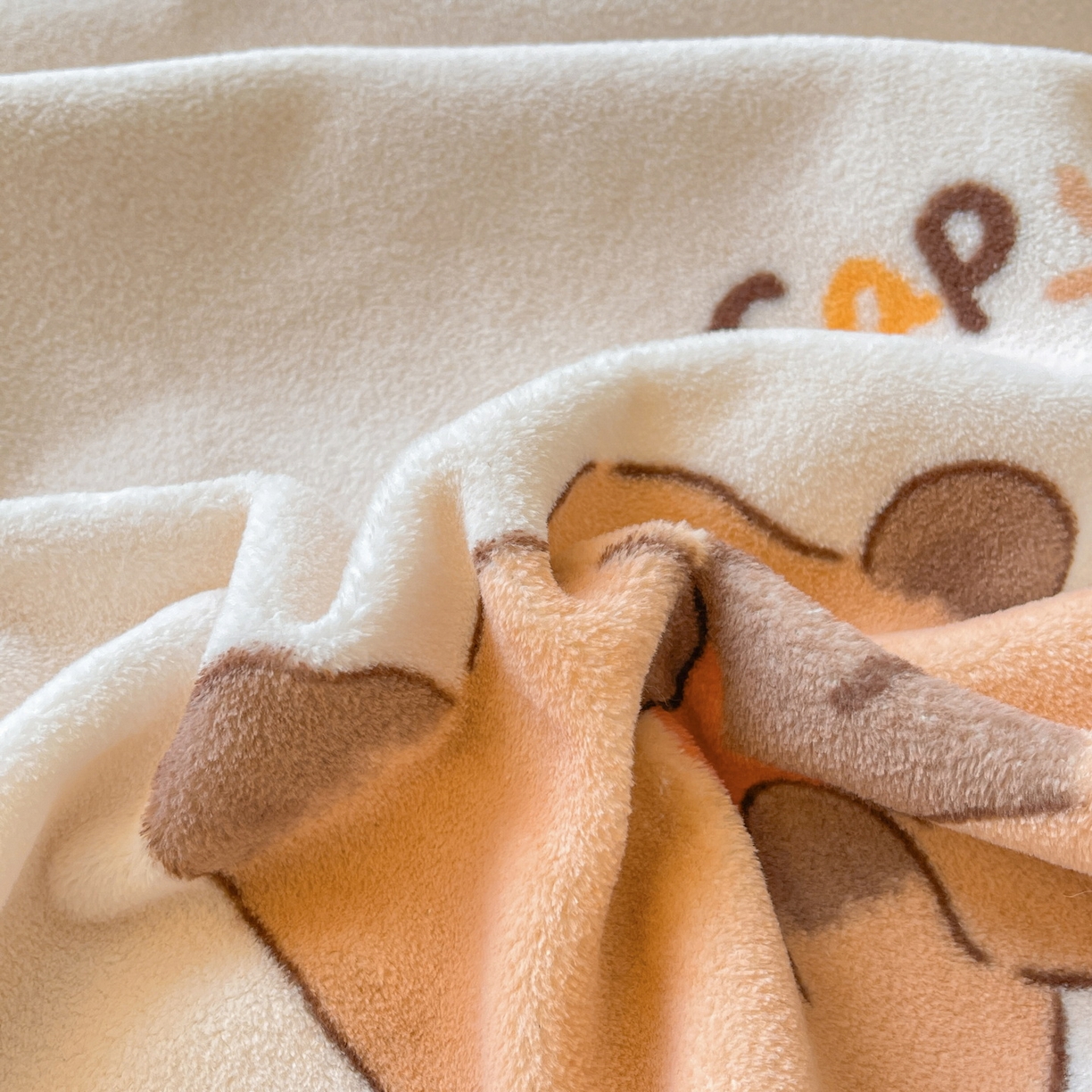 91家纺网 家纺一手货源 找家纺 LIFE.丽芙 2025秋冬新款A类牛奶绒加厚夹棉床褥垫+被套组合四件套 麦麦卡皮