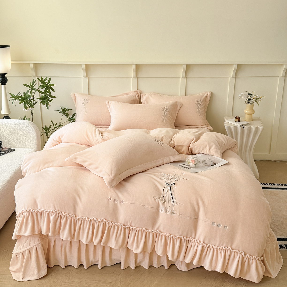 91家纺网 家纺一手货源 找家纺 （总）金绣美居 2025新款加厚雕花牛奶绒四件套-蝶花园