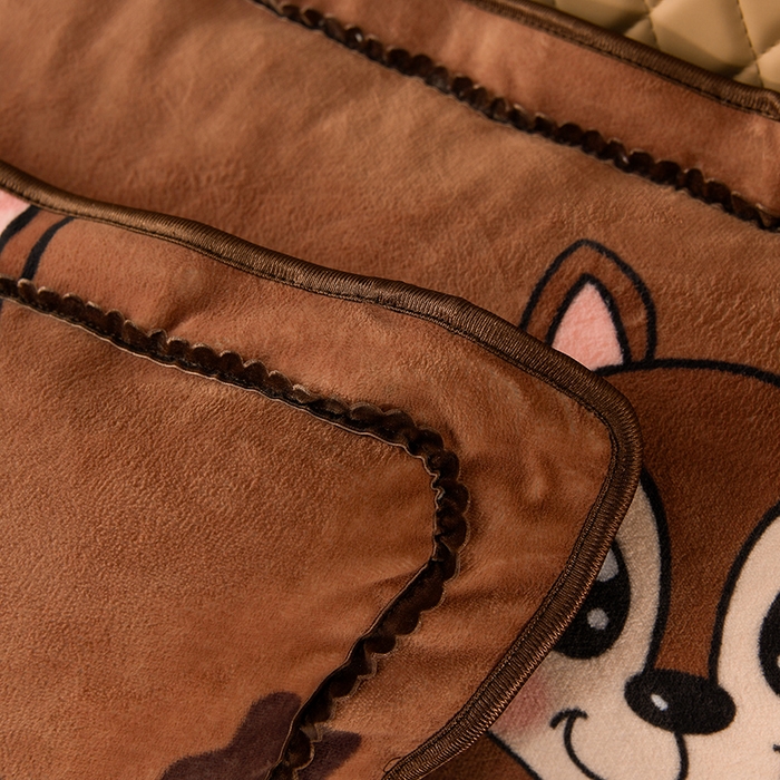 91家纺网 家纺一手货源 找家纺 牵依 2025新款牛奶绒小包边印花四件套 松鼠宝宝