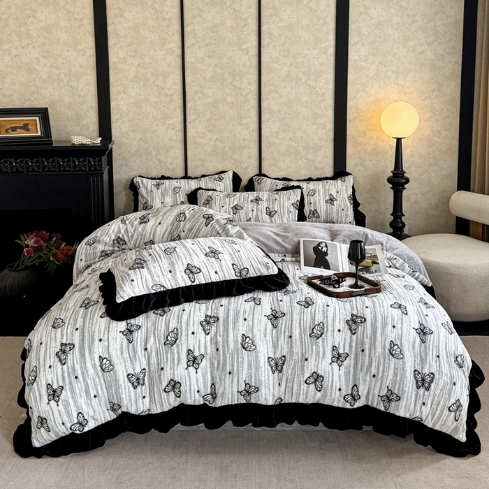 91家纺网 家纺一手货源 找家纺 （总）大米家居 2025新款韩版美拉德风高克重雕花牛奶绒四件套-梦蝶系列