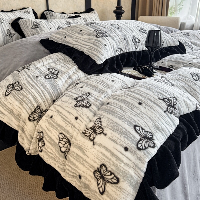 91家纺网 家纺一手货源 找家纺 （总）大米家居 2025新款韩版美拉德风高克重雕花牛奶绒四件套-梦蝶系列