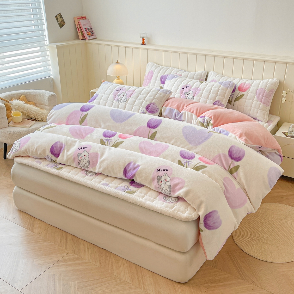 91家纺网 家纺一手货源 找家纺 LIFE.丽芙 2025秋冬新款A类牛奶绒加厚夹棉床褥垫+被套组合四件套 花语