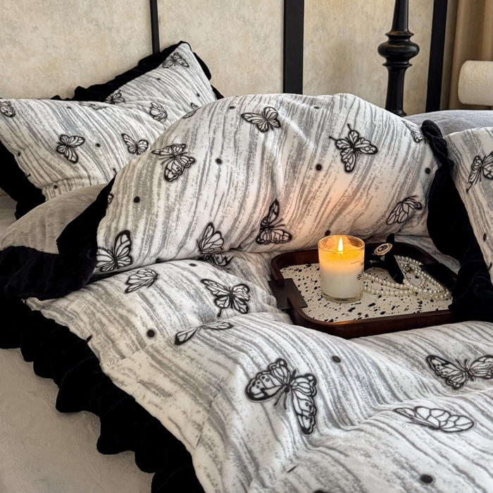 91家纺网 家纺一手货源 找家纺 大米家居 2025新款韩版美拉德风高克重雕花牛奶绒四件套-梦蝶系列 梦蝶-灰