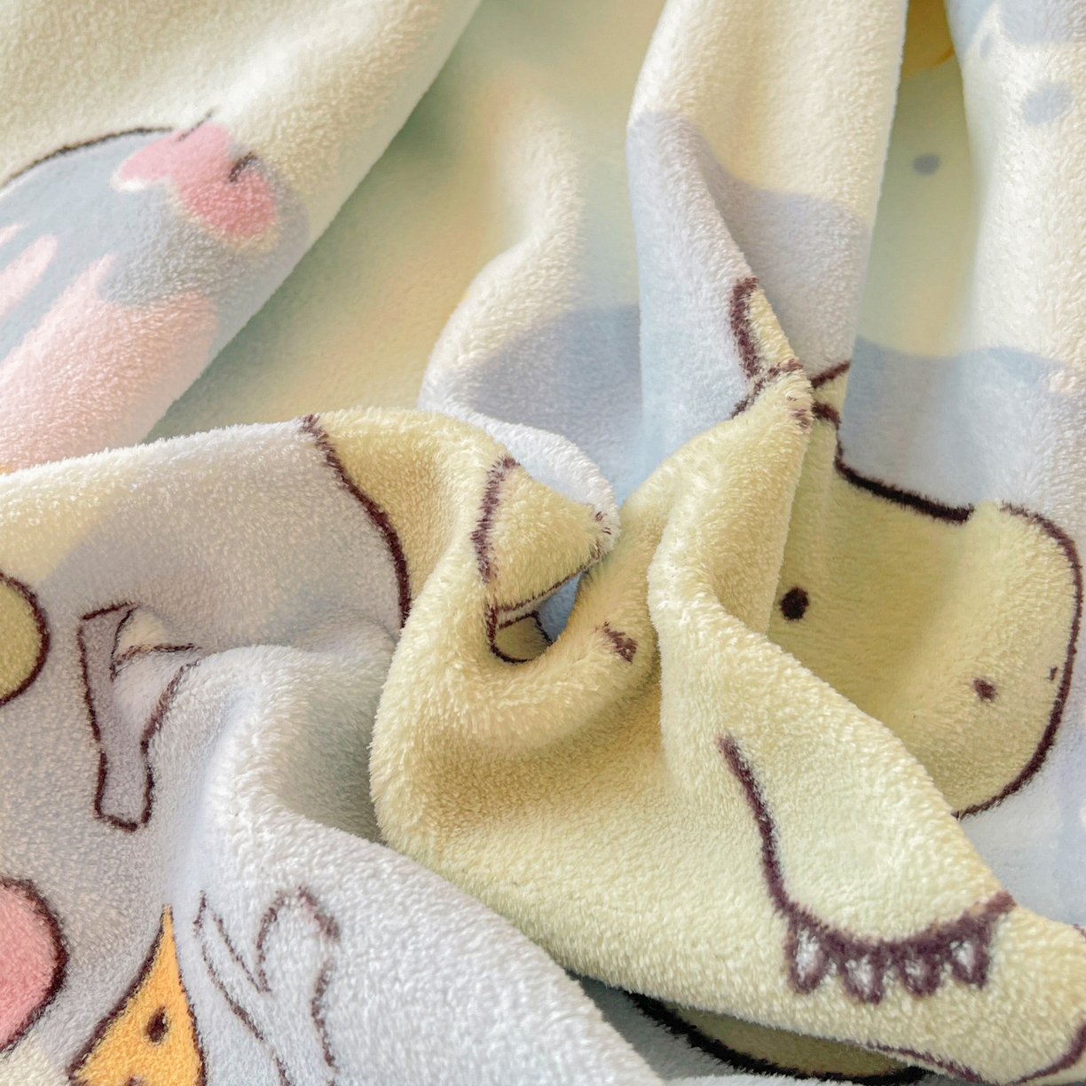 91家纺网 家纺一手货源 找家纺 LIFE.丽芙 2025秋冬新款A类牛奶绒加厚夹棉床褥垫+被套组合四件套 恐龙宝宝