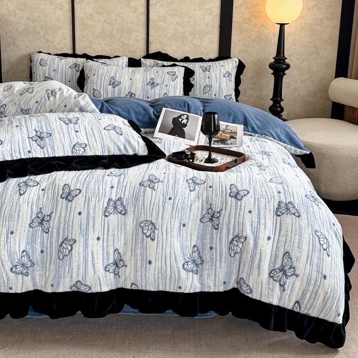 91家纺网 家纺一手货源 找家纺 大米家居 2025新款韩版美拉德风高克重雕花牛奶绒四件套-梦蝶系列 梦蝶-蓝