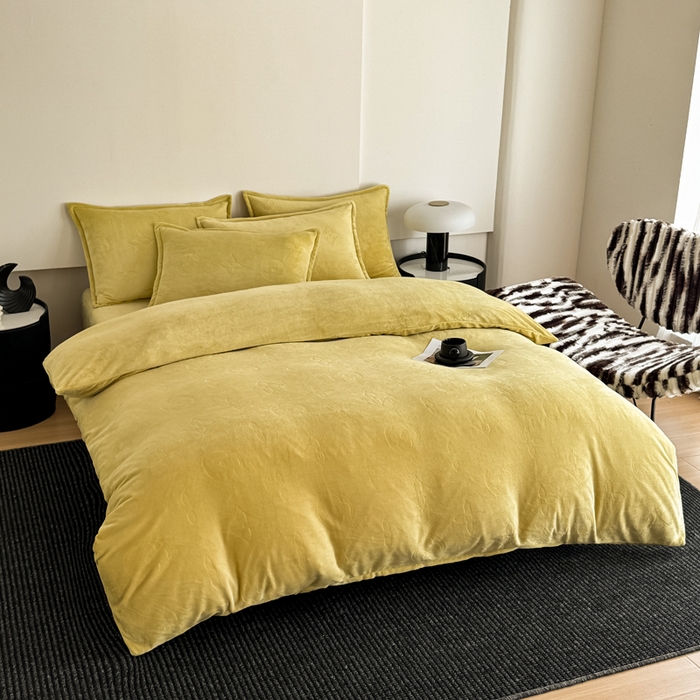 91家纺网 家纺一手货源 找家纺 三悦四季 2025新款200克加厚牛奶绒剪花四件套跨境直播爆款 抹茶绿