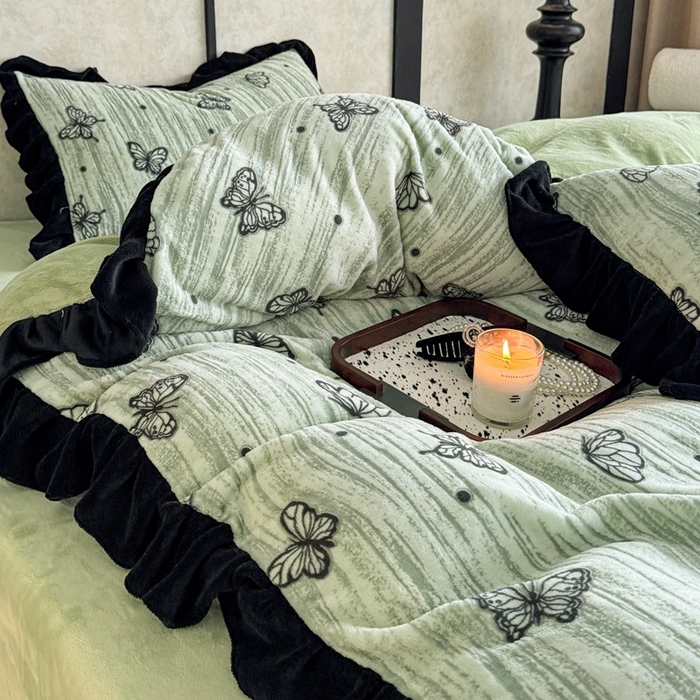 91家纺网 家纺一手货源 找家纺 大米家居 2025新款韩版美拉德风高克重雕花牛奶绒四件套-梦蝶系列 梦蝶-绿