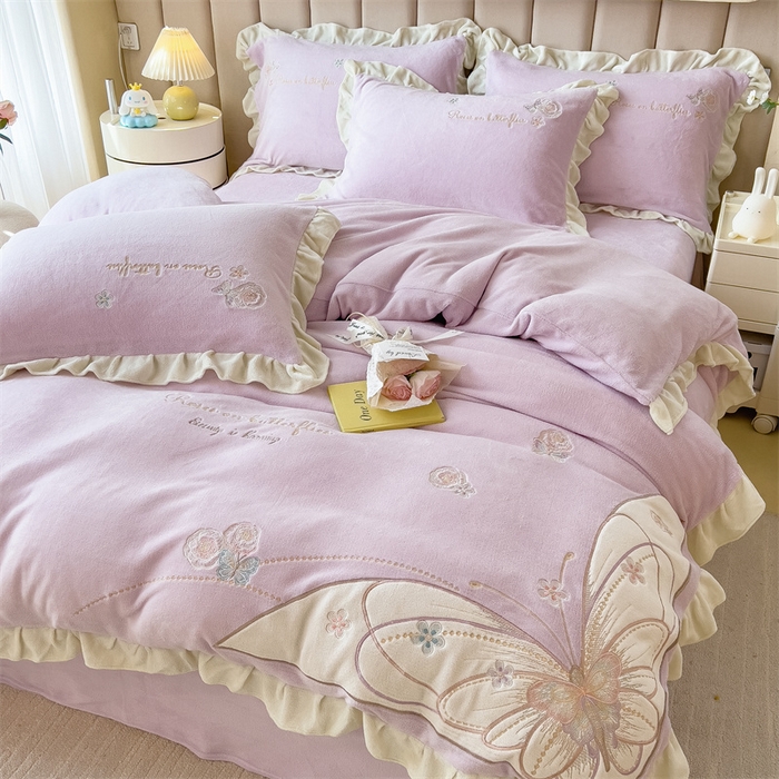 91家纺网 家纺一手货源 找家纺 （总）曲之慕 2025新款韩版牛奶绒花朵贴布绣四件套