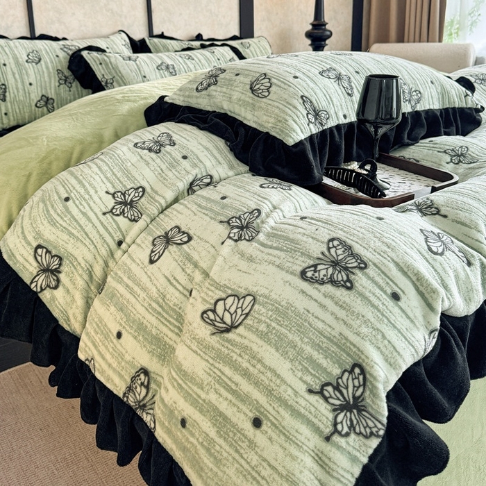 91家纺网 家纺一手货源 找家纺 大米家居 2025新款韩版美拉德风高克重雕花牛奶绒四件套-梦蝶系列 梦蝶-绿