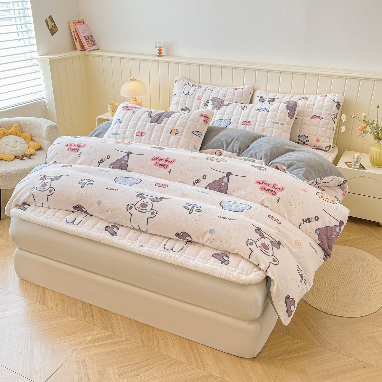 91家纺网 家纺一手货源 找家纺 LIFE.丽芙 2025秋冬新款A类牛奶绒加厚夹棉床褥垫+被套组合四件套 萌喵酷狗