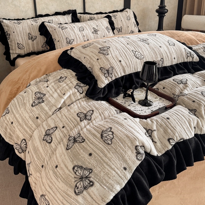 91家纺网 家纺一手货源 找家纺 大米家居 2025新款韩版美拉德风高克重雕花牛奶绒四件套-梦蝶系列 梦蝶-棕