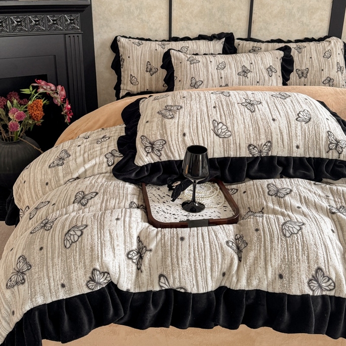 91家纺网 家纺一手货源 找家纺 大米家居 2025新款韩版美拉德风高克重雕花牛奶绒四件套-梦蝶系列 梦蝶-棕