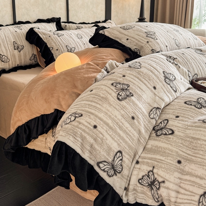 91家纺网 家纺一手货源 找家纺 大米家居 2025新款韩版美拉德风高克重雕花牛奶绒四件套-梦蝶系列 梦蝶-棕