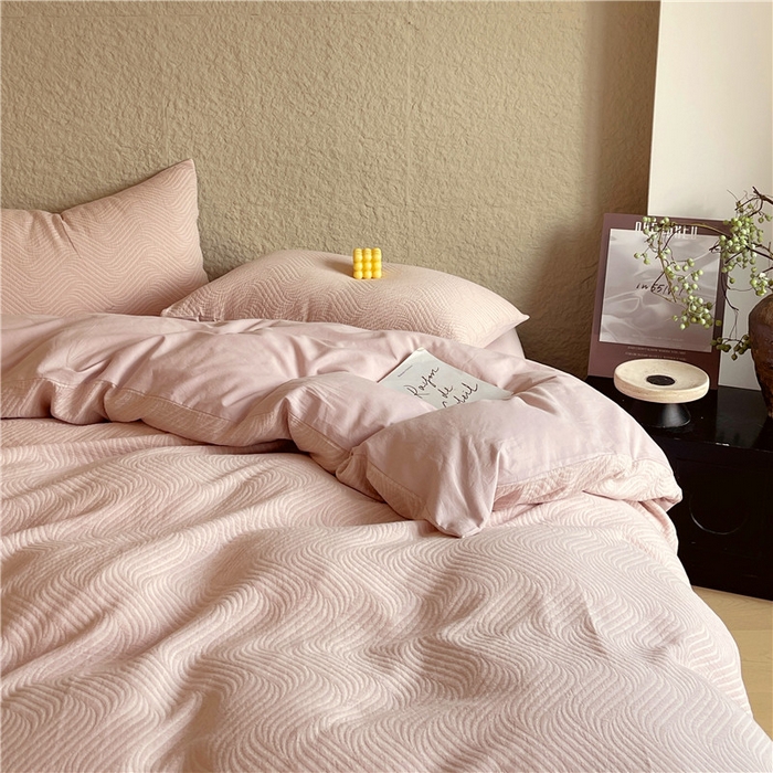 91家纺网 家纺一手货源 找家纺 琪格格纺织 2025新款全棉纯棉轻奢肌理感简约大提花加厚磨毛四件套 纳兰-粉玉