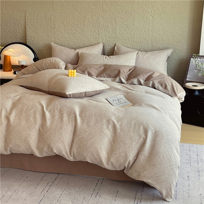 91家纺网 家纺一手货源 找家纺 琪格格纺织 2025新款全棉纯棉轻奢肌理感简约大提花加厚磨毛四件套 简雅-可可棕