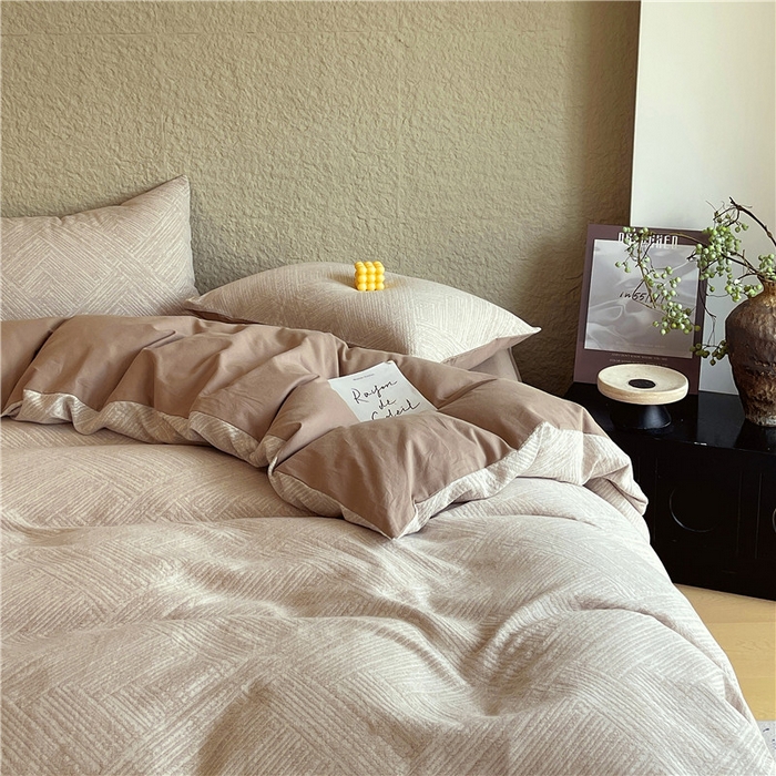 91家纺网 家纺一手货源 找家纺 琪格格纺织 2025新款全棉纯棉轻奢肌理感简约大提花加厚磨毛四件套 简雅-可可棕