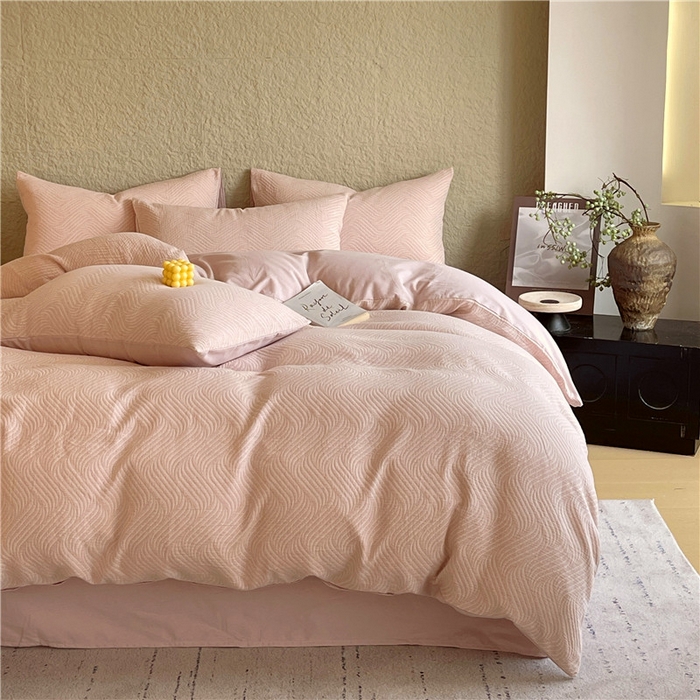 91家纺网 家纺一手货源 找家纺 琪格格纺织 2025新款全棉纯棉轻奢肌理感简约大提花加厚磨毛四件套 纳兰-粉玉