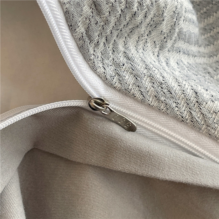 91家纺网 家纺一手货源 找家纺 琪格格纺织 2025新款全棉纯棉轻奢肌理感简约大提花加厚磨毛四件套 简雅-浅灰