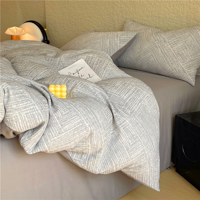 91家纺网 家纺一手货源 找家纺 琪格格纺织 2025新款全棉纯棉轻奢肌理感简约大提花加厚磨毛四件套 简雅-浅灰