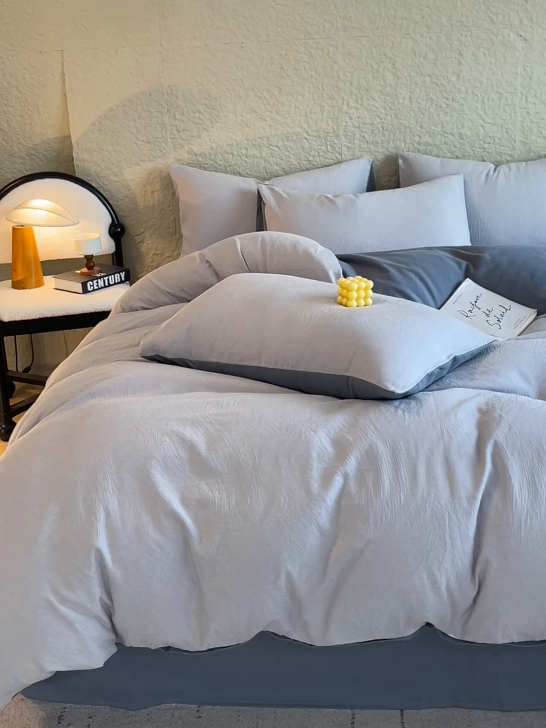 91家纺网 家纺一手货源 找家纺 琪格格纺织 2025新款全棉纯棉轻奢肌理感简约大提花加厚磨毛四件套 月岛-暮蓝