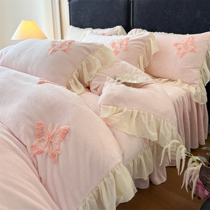 91家纺网 家纺一手货源 找家纺 （总）富盛家纺 2025新款牛奶绒床裙款盘花刺绣四件套公主风