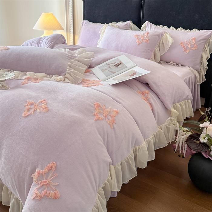 91家纺网 家纺一手货源 找家纺 富盛家纺 2025新款牛奶绒床裙款盘花刺绣四件套公主风 秋水伊人-紫