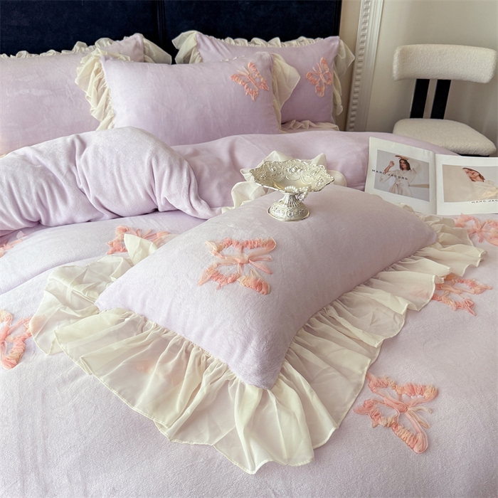 91家纺网 家纺一手货源 找家纺 富盛家纺 2025新款牛奶绒床裙款盘花刺绣四件套公主风 秋水伊人-紫