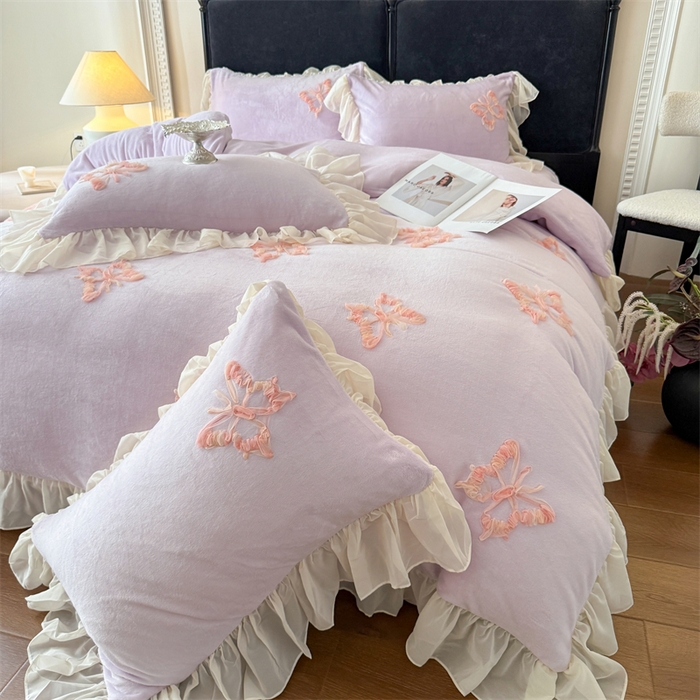 91家纺网 家纺一手货源 找家纺 富盛家纺 2025新款牛奶绒床裙款盘花刺绣四件套公主风 秋水伊人-紫