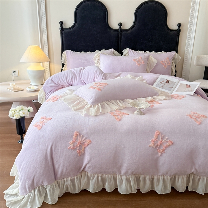 91家纺网 家纺一手货源 找家纺 富盛家纺 2025新款牛奶绒床裙款盘花刺绣四件套公主风 秋水伊人-紫