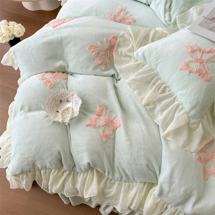 91家纺网 家纺一手货源 找家纺 富盛家纺 2025新款牛奶绒床裙款盘花刺绣四件套公主风 秋水伊人-绿